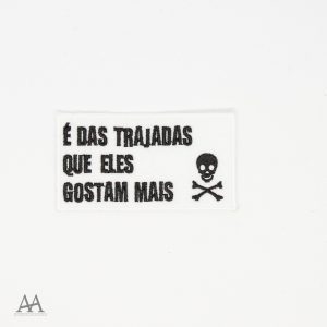 É das Trajadas…